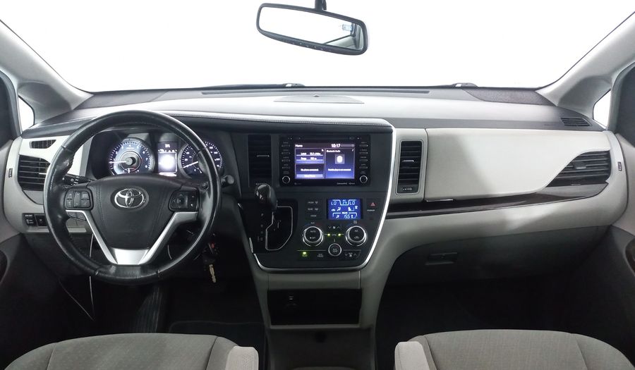 Toyota Sienna 3.5 XLE AT Minivan 2018