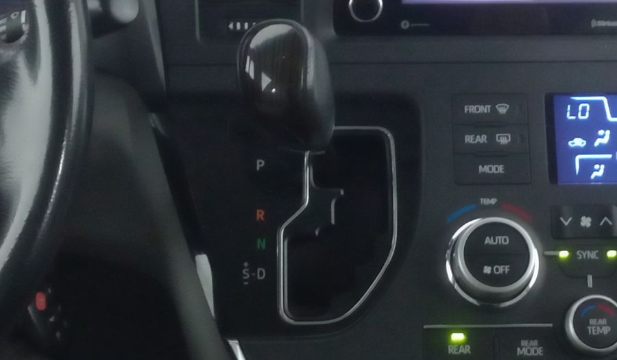 Toyota Sienna 3.5 XLE AT Minivan 2018