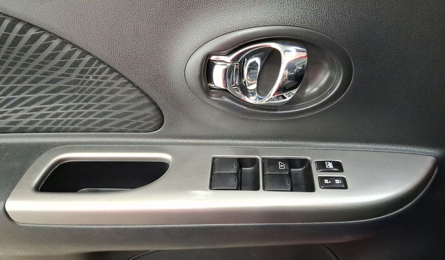 Nissan March 1.6 MARCH SR NAVI MT Hatchback 2015