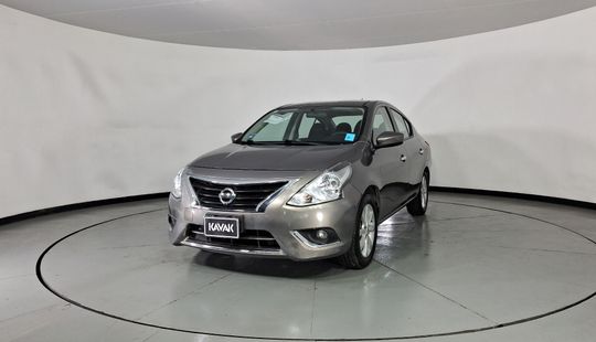 Nissan • Versa
