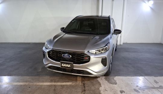 Ford • Escape