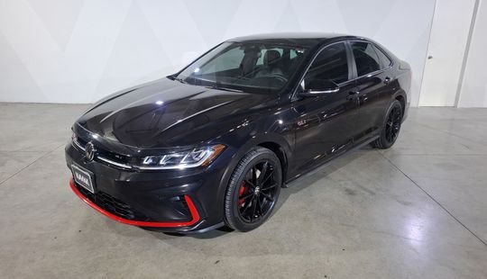 Volkswagen • Jetta