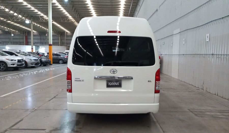 Toyota Hiace 2.7 15 PASAJEROS CON AA Van 2018
