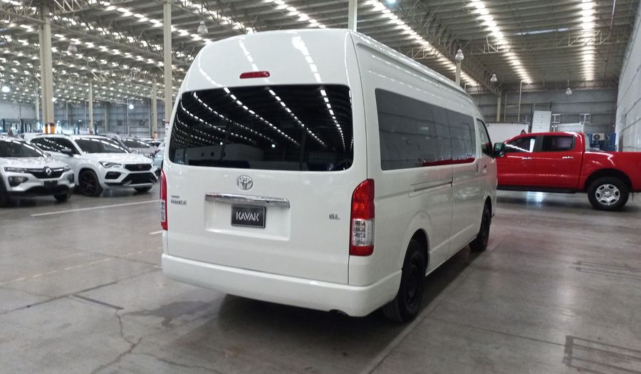 Toyota Hiace 2.7 15 PASAJEROS CON AA Van 2018