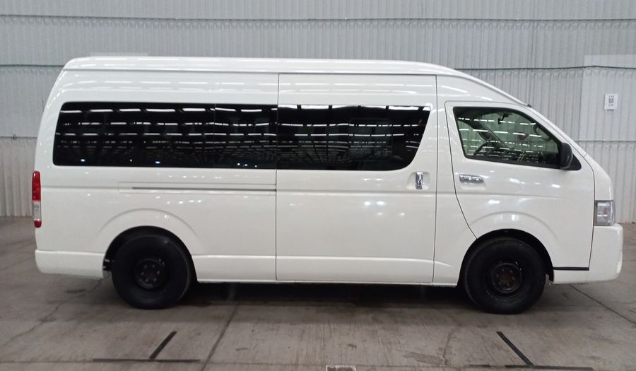 Toyota Hiace 2.7 15 PASAJEROS CON AA Van 2018
