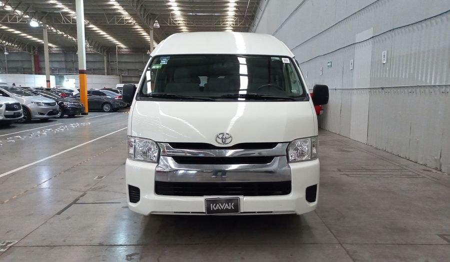 Toyota Hiace 2.7 15 PASAJEROS CON AA Van 2018
