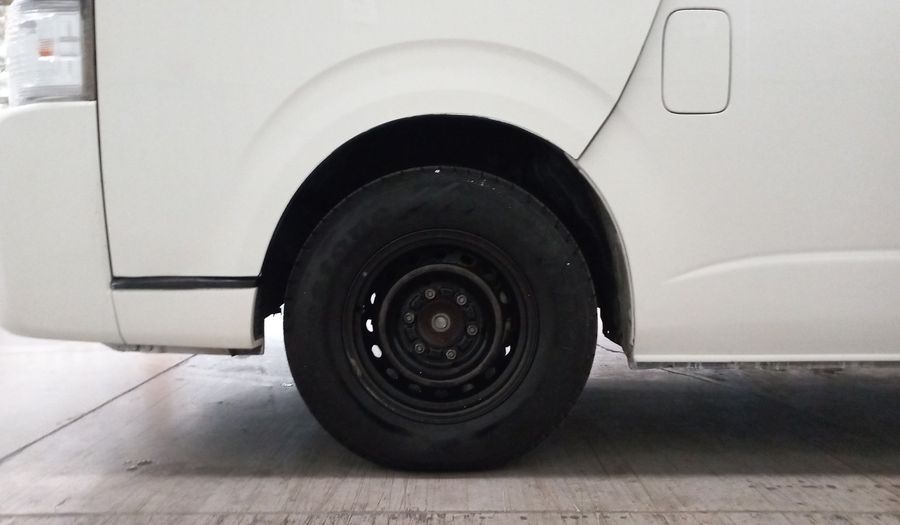 Toyota Hiace 2.7 15 PASAJEROS CON AA Van 2018