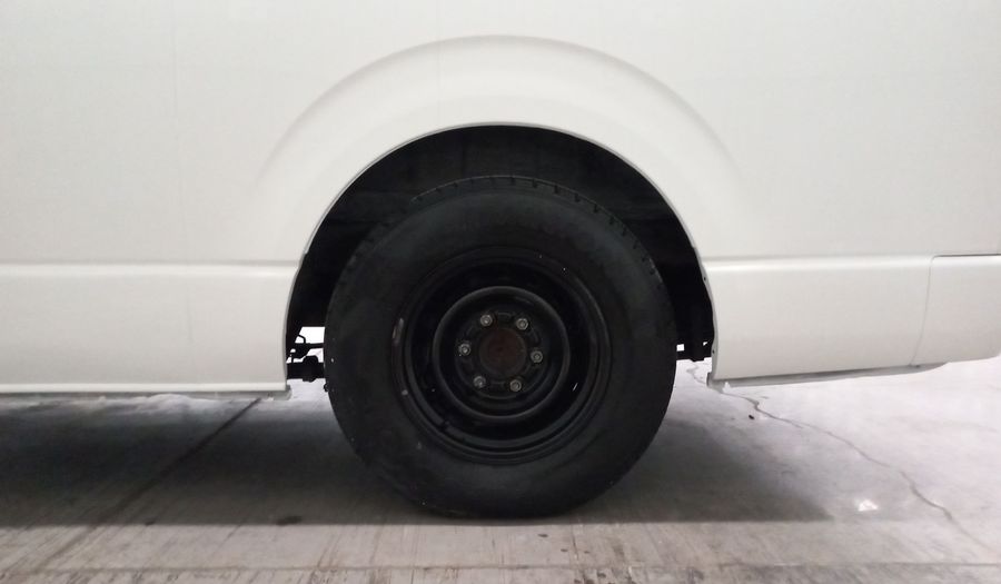 Toyota Hiace 2.7 15 PASAJEROS CON AA Van 2018