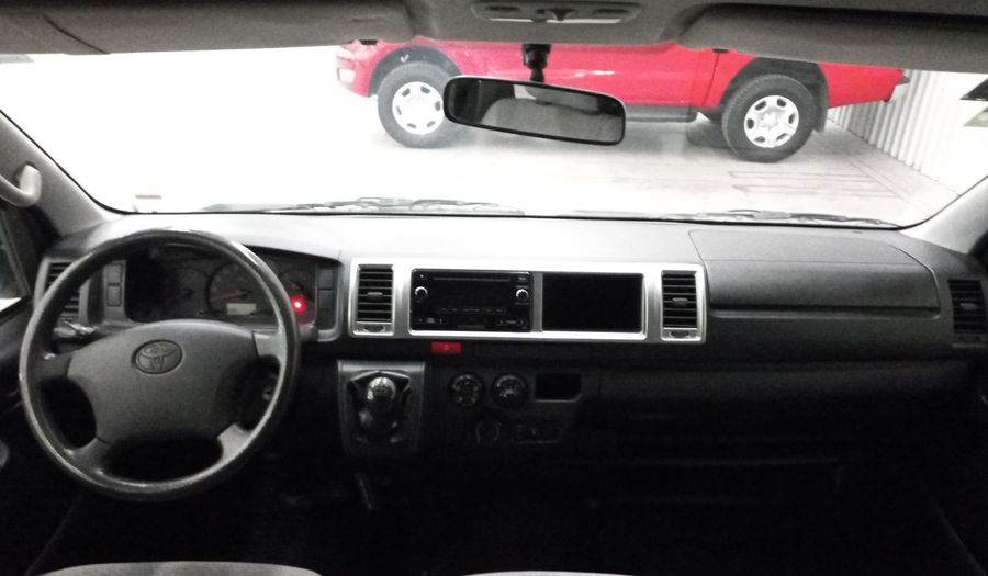 Toyota Hiace 2.7 15 PASAJEROS CON AA Van 2018