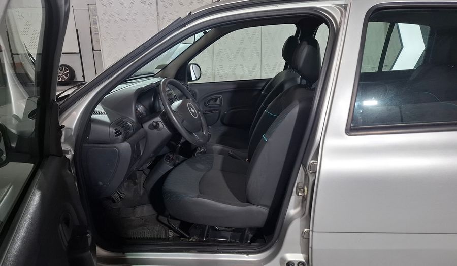 Renault Clio 1.1 CONFORT Hatchback 2014