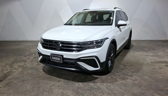 Volkswagen • Tiguan