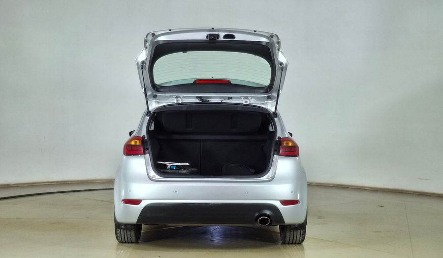 Kia Cerato 5 1.6 SX DAB AC ABS Hatchback 2015