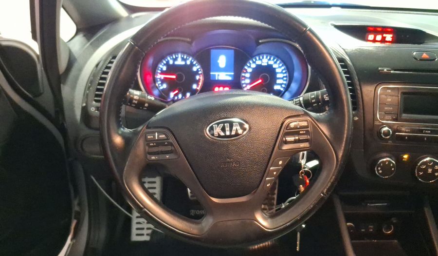 Kia Cerato 5 1.6 SX DAB AC ABS Hatchback 2015