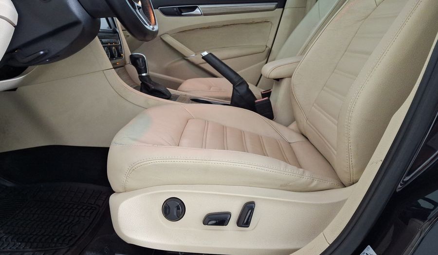 Volkswagen Passat 2.5 HIGHLINE Sedan 2016