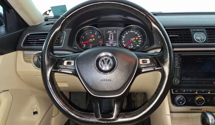 Volkswagen Passat 2.5 HIGHLINE Sedan 2016