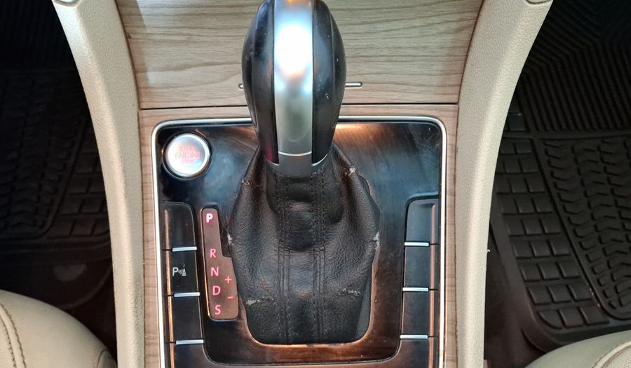 Volkswagen Passat 2.5 HIGHLINE Sedan 2016