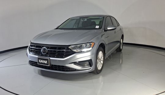 Volkswagen • Jetta