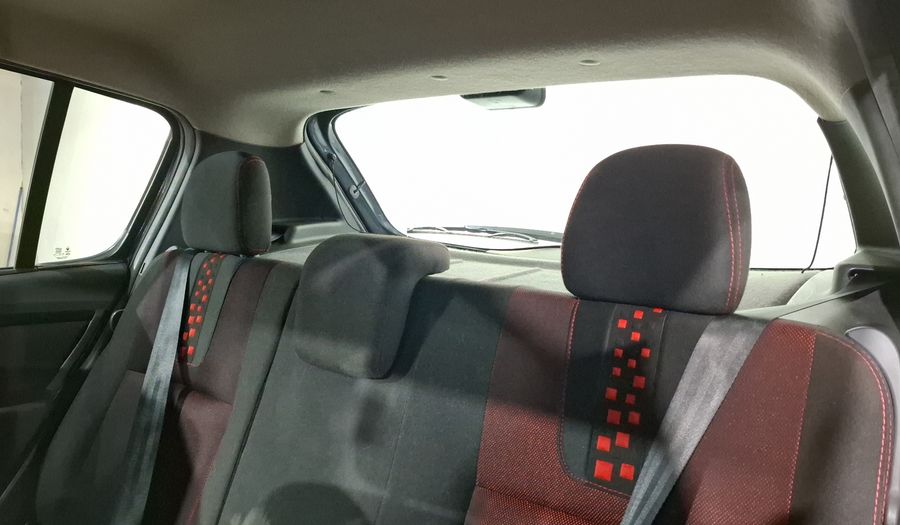 Renault Stepway 1.6 DYNAMIQUE MEDIA NAV MT Hatchback 2015