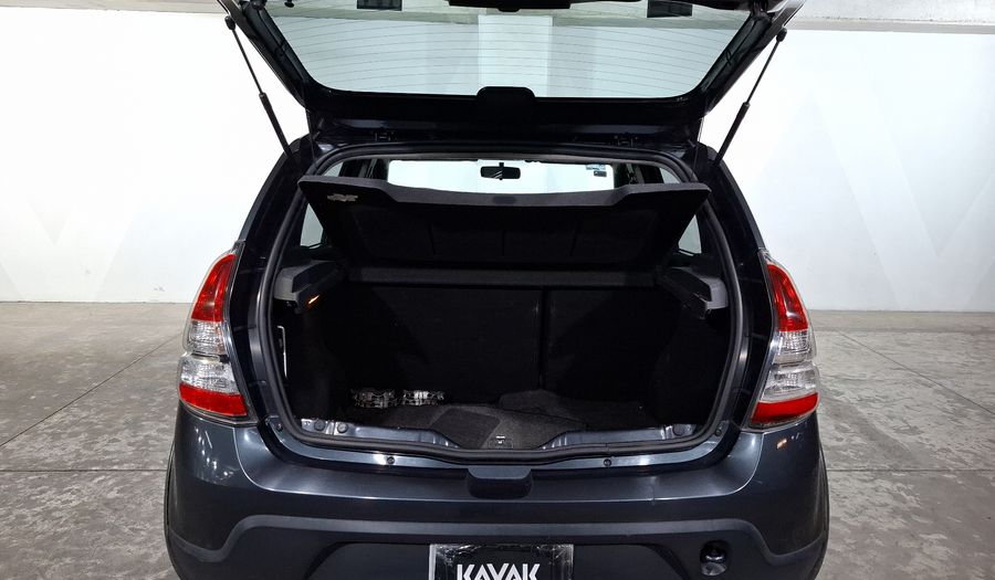 Renault Stepway 1.6 DYNAMIQUE MEDIA NAV MT Hatchback 2015