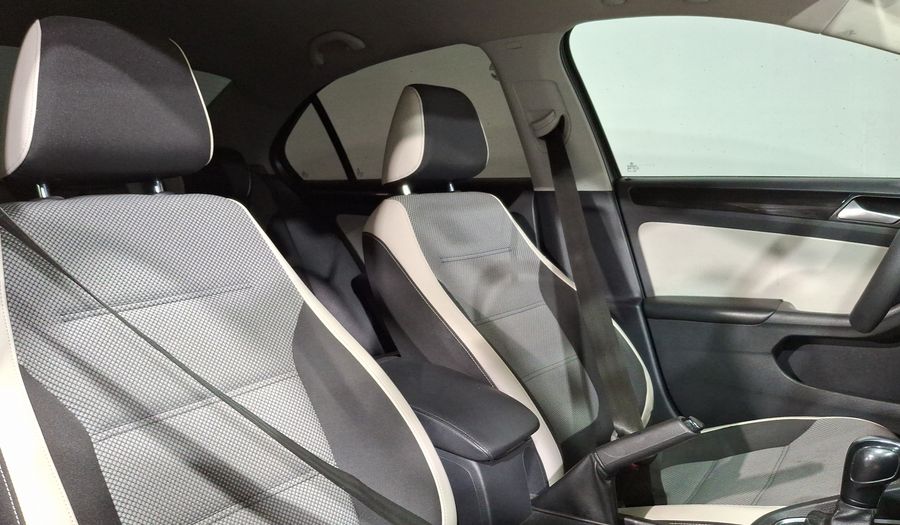 Volkswagen Jetta 2.0 LIVE TIP. Sedan 2016