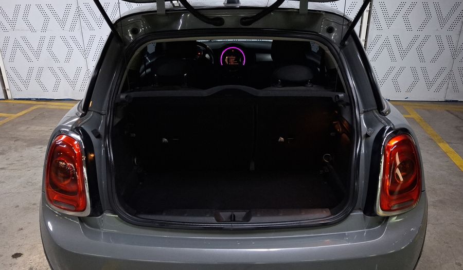 Mini Cooper 1.5 COOPER CHILI Hatchback 2016