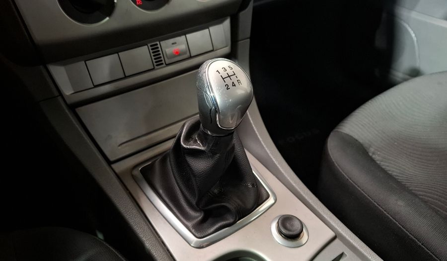 Ford Focus Ii 1.6 TREND Hatchback 2012