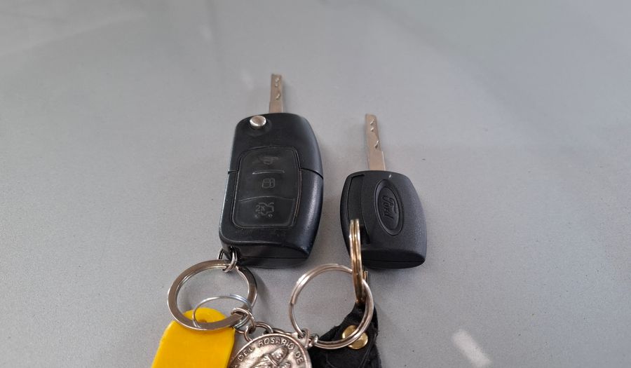 Ford Focus Ii 1.6 TREND Hatchback 2012