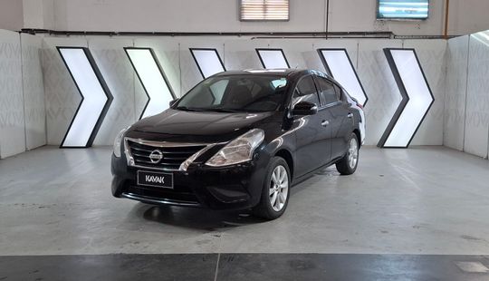 Nissan • Versa