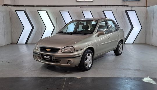 Chevrolet • Corsa Classic