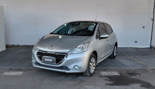 Peugeot • 208