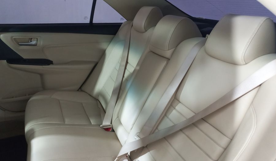 Toyota Camry 2.5 XLE L4 6AT Sedan 2016