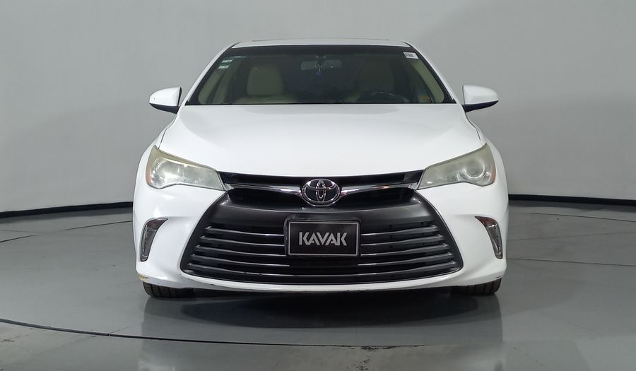 Toyota Camry 2.5 XLE L4 6AT Sedan 2016