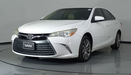 Toyota • Camry