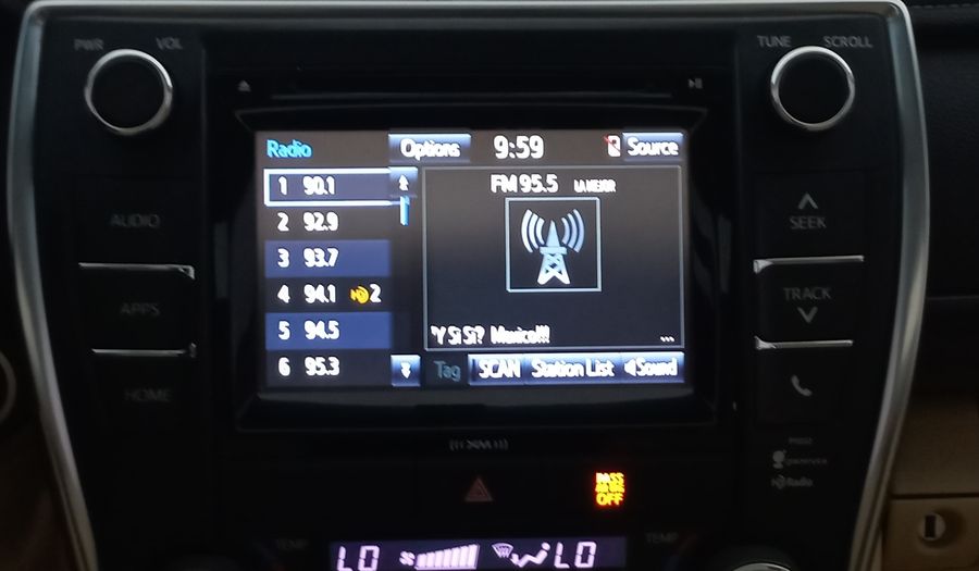 Toyota Camry 2.5 XLE L4 6AT Sedan 2016