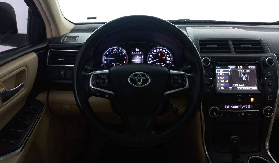 Toyota Camry 2.5 XLE L4 6AT Sedan 2016