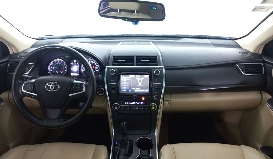 Toyota Camry 2.5 XLE L4 6AT Sedan 2016