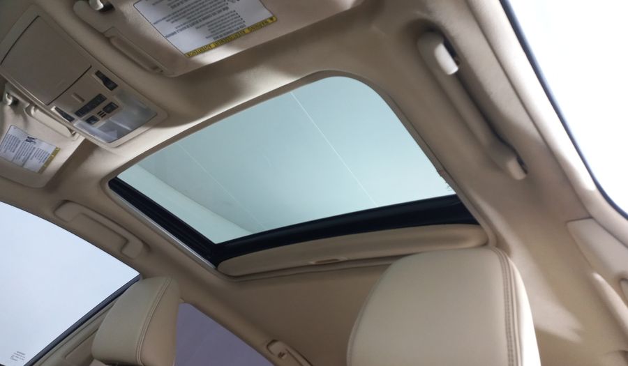 Toyota Camry 2.5 XLE L4 6AT Sedan 2016