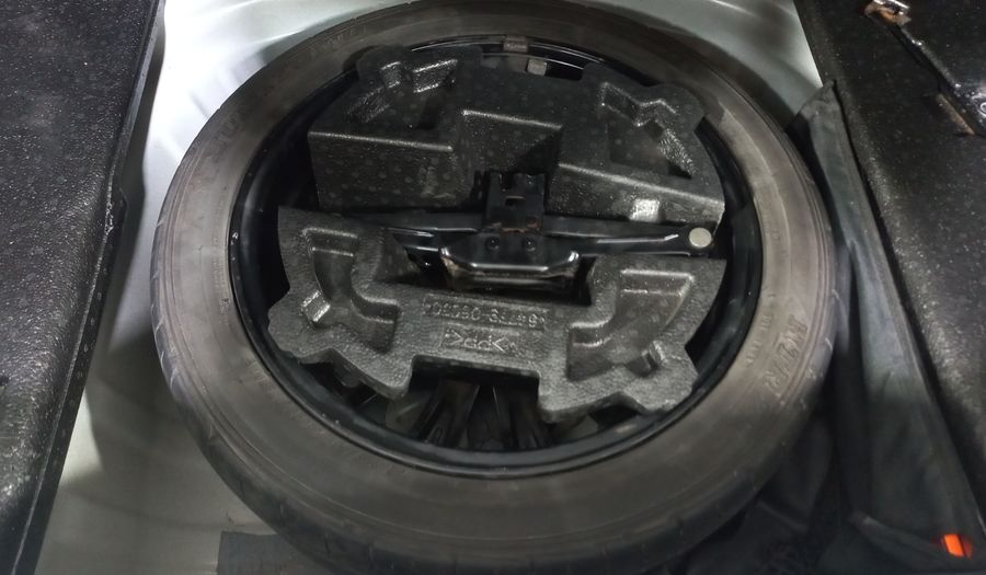 Toyota Camry 2.5 XLE L4 6AT Sedan 2016