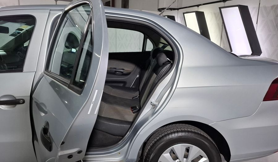 Volkswagen Voyage 1.6 COMFORTLINE Sedan 2013