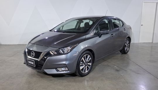 Nissan • Versa