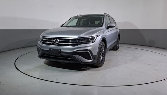 Volkswagen • Tiguan