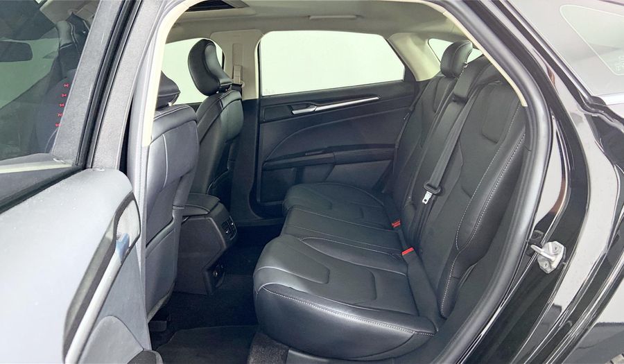 Ford Fusion 2.0 GTDI TITANIUM PLUS AT Sedan 2017