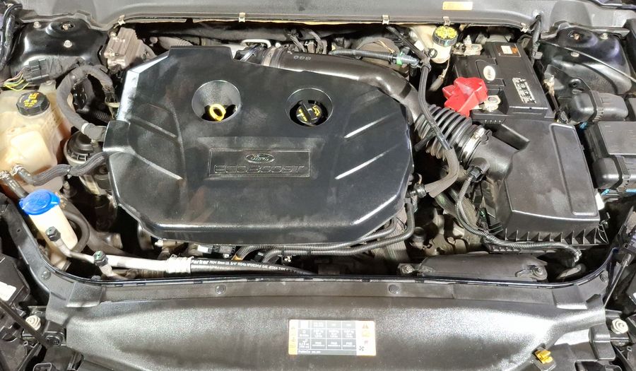 Ford Fusion 2.0 GTDI TITANIUM PLUS AT Sedan 2017