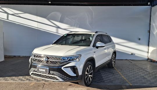 Volkswagen • Taos