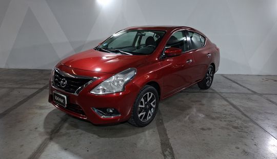 Nissan • Versa
