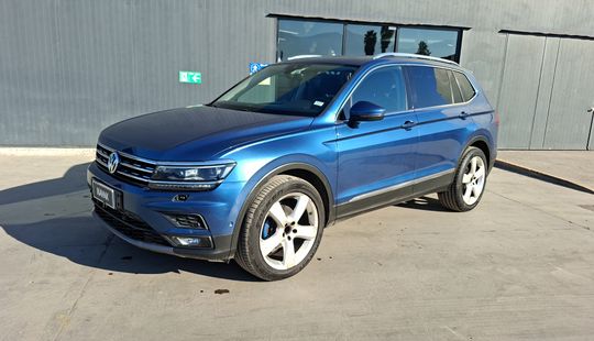 Volkswagen • Tiguan