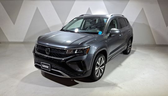 Volkswagen • Taos