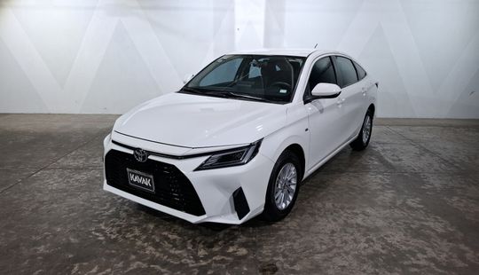 Toyota • Yaris