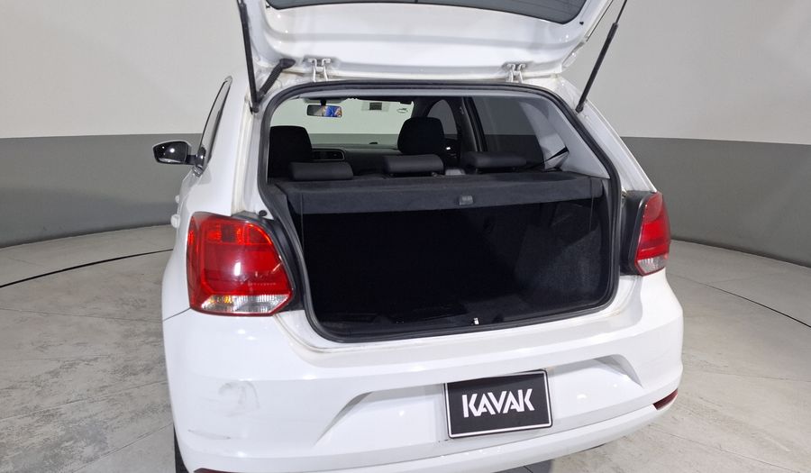 Volkswagen Polo 1.6 MT Hatchback 2015