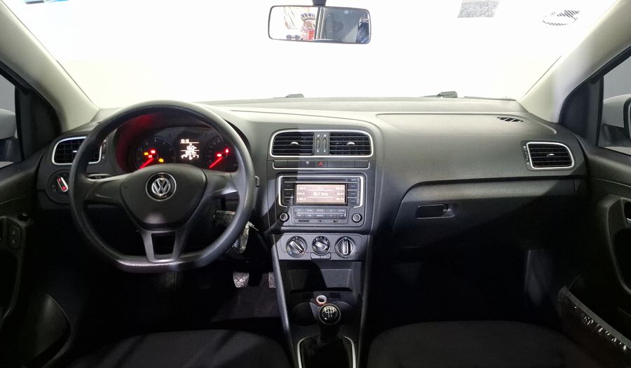 Volkswagen Polo 1.6 MT Hatchback 2015